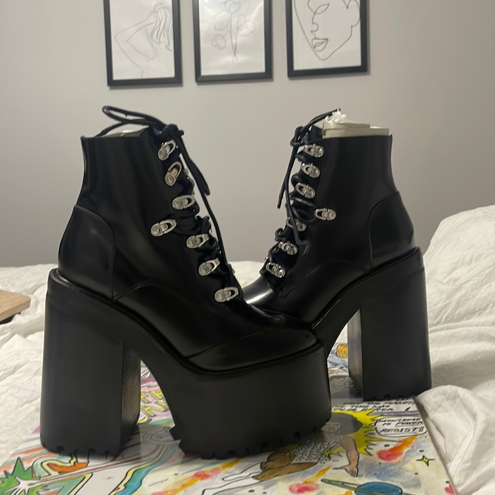 Jeffrey Campbell Fernrock platform boots